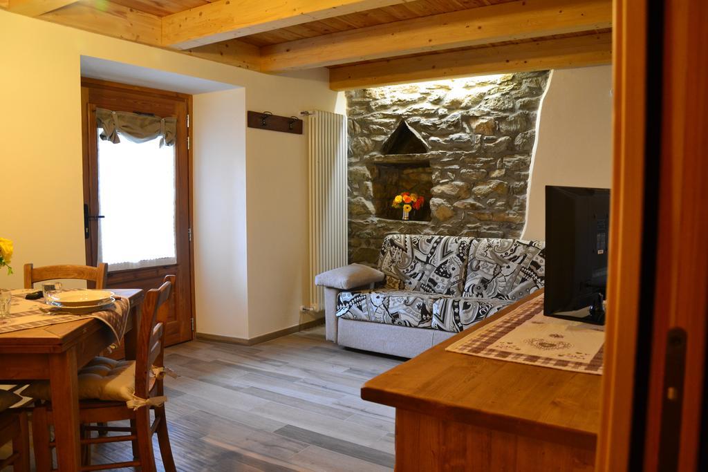 Lo Coppa Fen Apartment Aosta Phòng bức ảnh